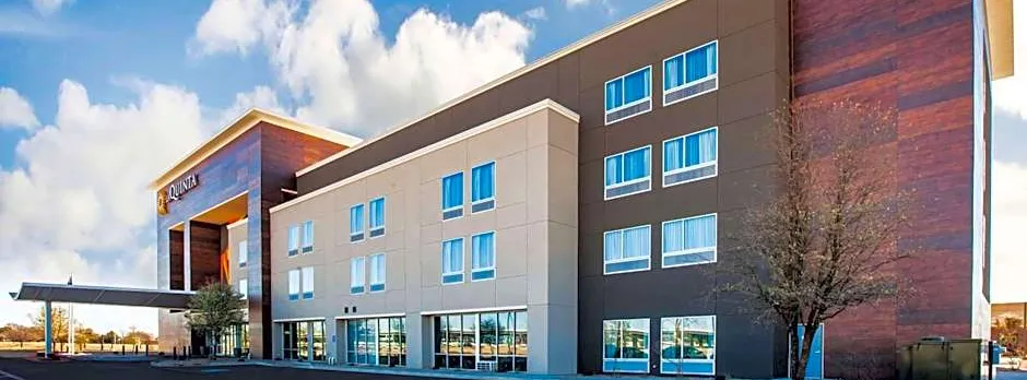 La Quinta Inn & Suites by Wyndham Lubbock South