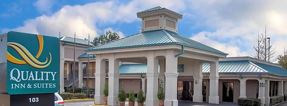Quality Inn & Suites Clinton - Jackson West