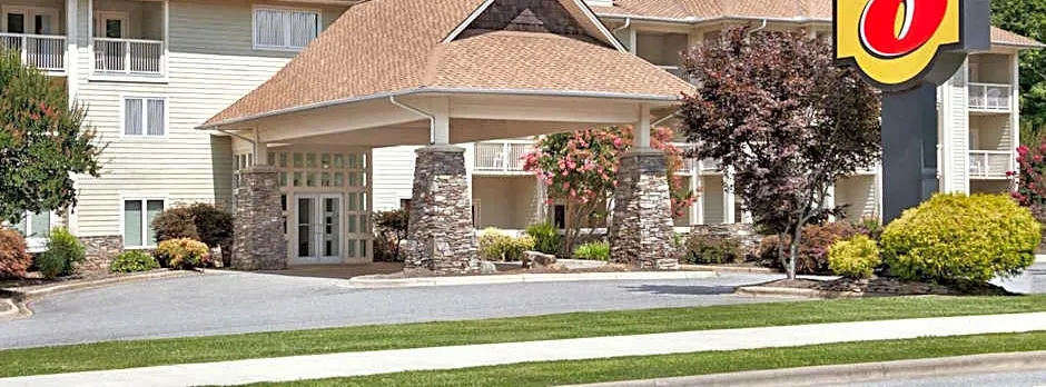 Super 8 by Wyndham Cherokee