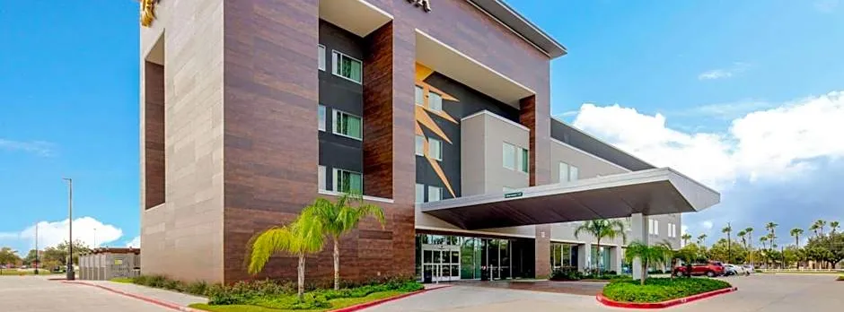 La Quinta Inn & Suites by Wyndham McAllen Convention Center