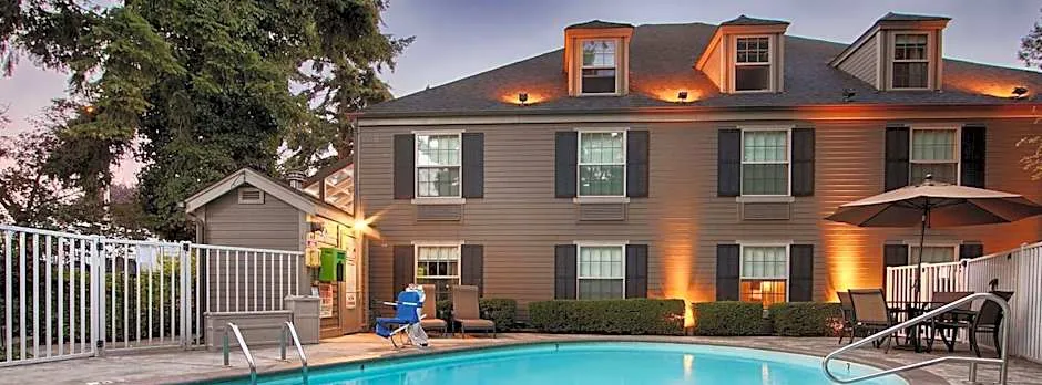 Wingate by Wyndham Bellingham Heritage Inn