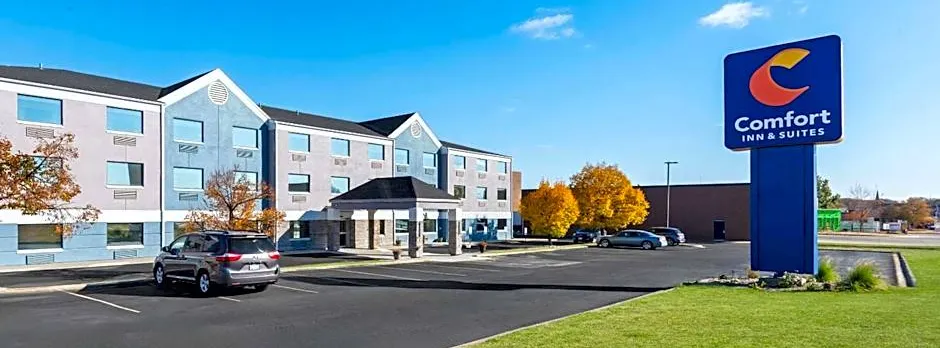 Comfort Inn & Suites Mason City - Clear Lake