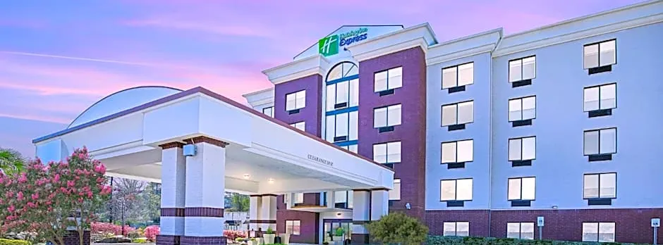 Holiday Inn Express Hotel & Suites Birmingham - Inverness 280 By IHG