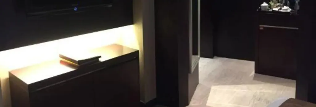 Eastern Kaiyue Business Hotel