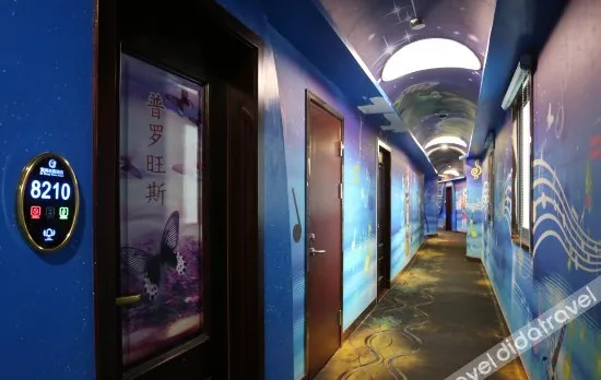 Ouli Business Hotel (Shanghai Luohe Hongmei Road Subway Station)
