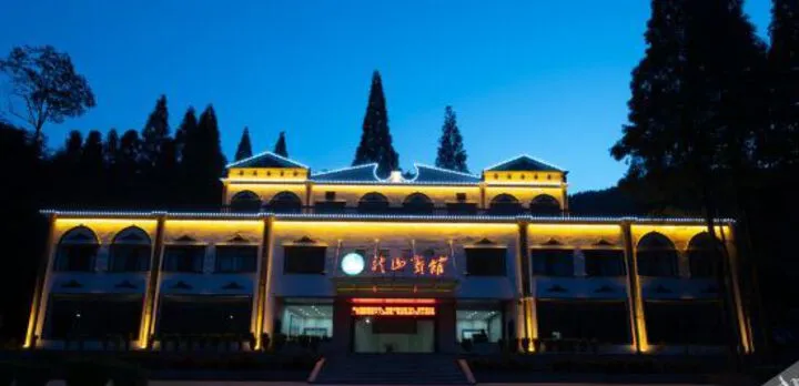 Longshan Hotel