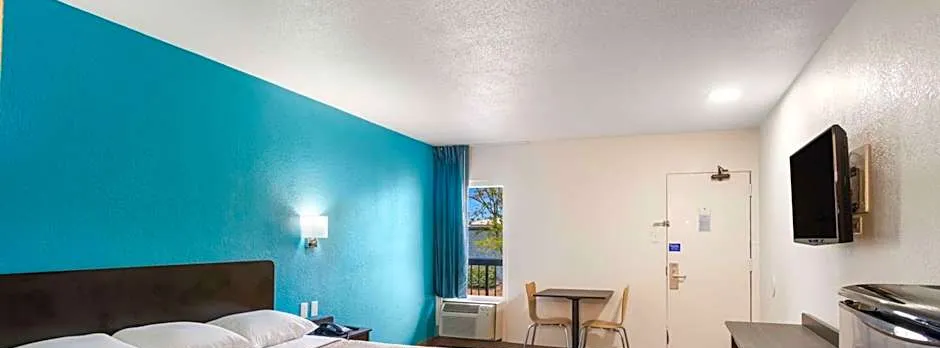Motel 6-Lexington, KY - Airport