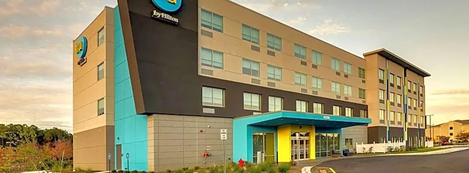 Tru by Hilton Smithfield I-95