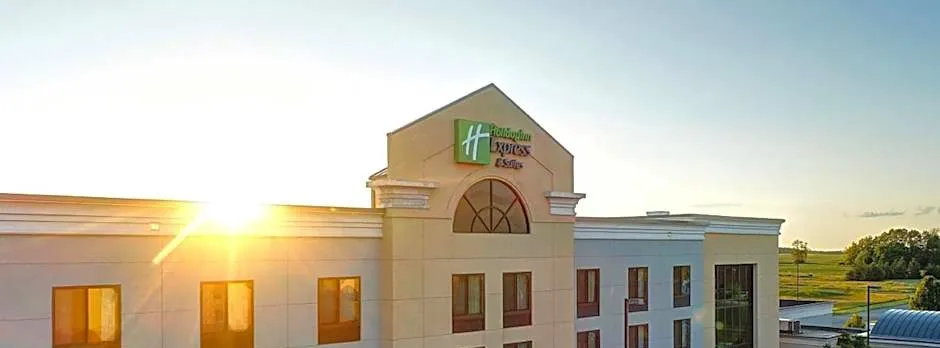 Holiday Inn Express and Suites Batavia By IHG