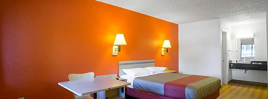 Motel 6 Kingman, AZ - Route 66 West