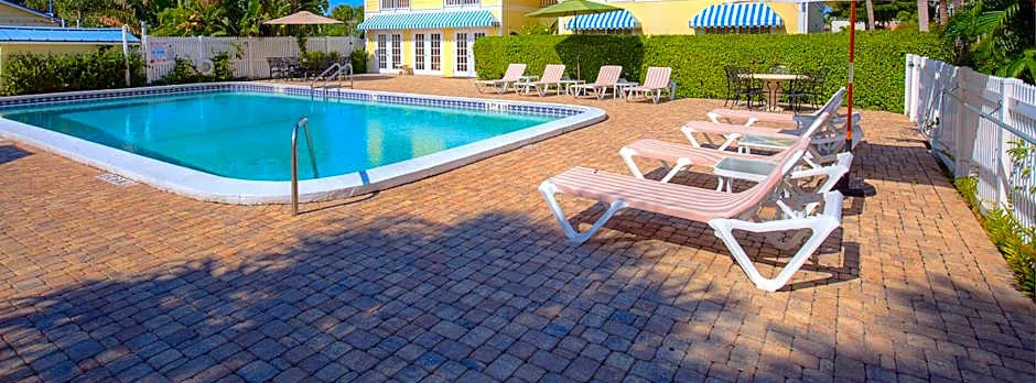 Naples Garden Inn