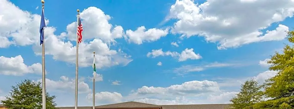 Quality Inn & Suites Benton - Draffenville