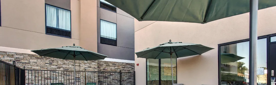 Hampton Inn & Suites Wichita/Airport