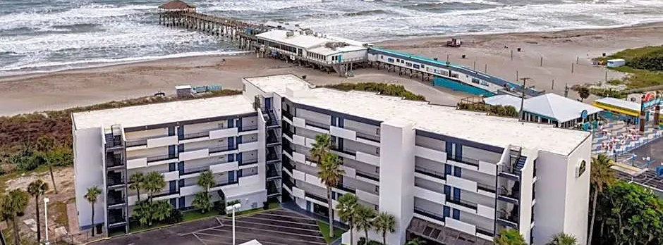 La Quinta Inn & Suites by Wyndham Cocoa Beach Oceanfront