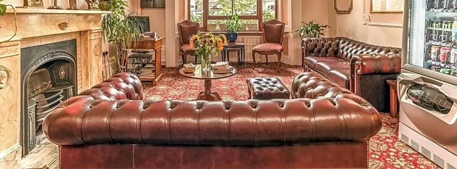 Dolphin Hotel