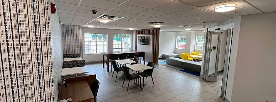 Microtel Inn & Suites By Wyndham Charlotte/Northlake