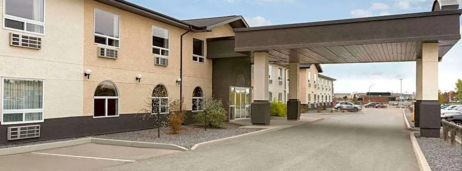 Days Inn & Suites by Wyndham Thompson