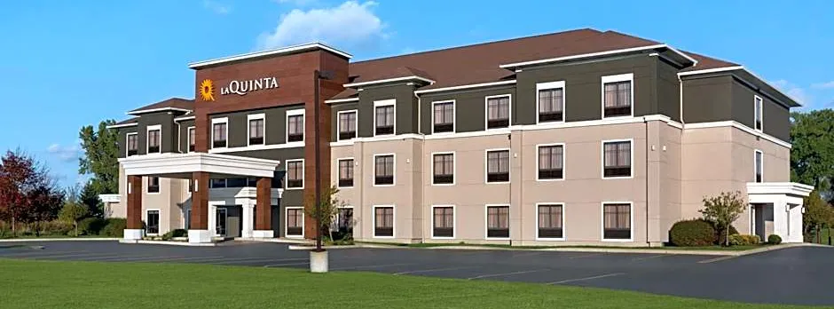 La Quinta Inn & Suites by Wyndham Lackawanna