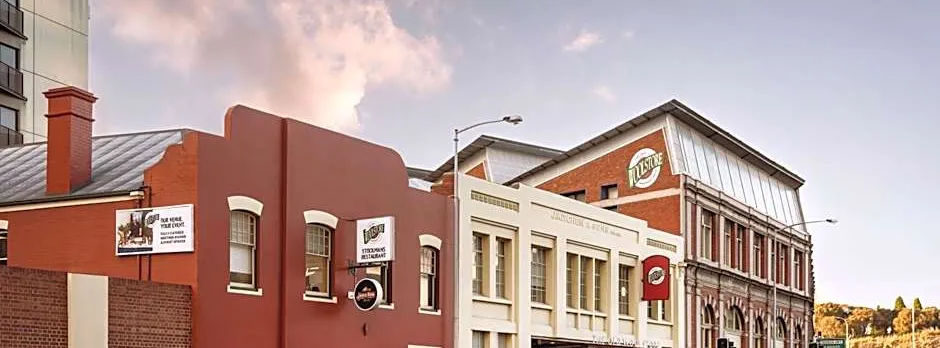 The Old Woolstore Apartment Hotel