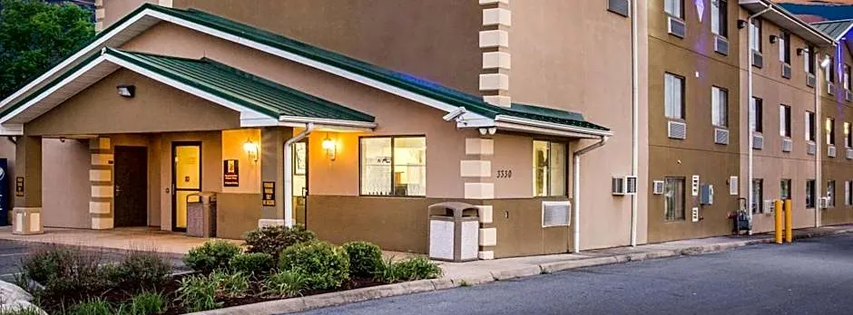 Super 8 by Wyndham Harrisonburg