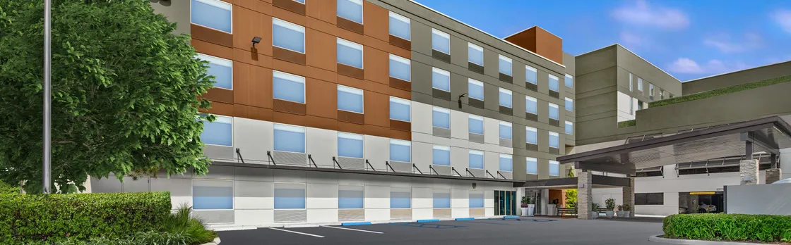 Holiday Inn Exp Cruise Arpt E