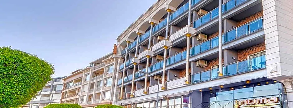 Numa Port Hotel