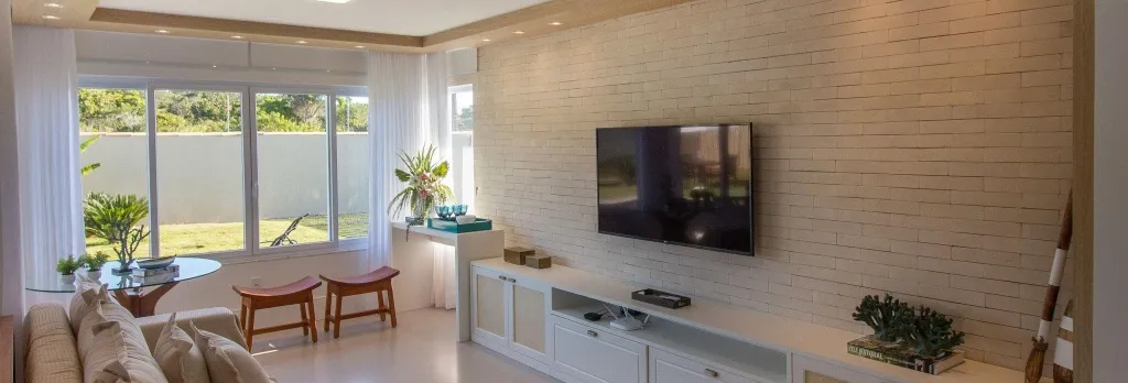 Casa Moderna e Luxuosa com Quatro Suítes Próx a Rua das Pedras Por Luxury Rentals