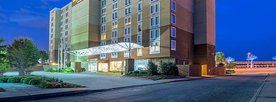 DoubleTree by Hilton Biloxi