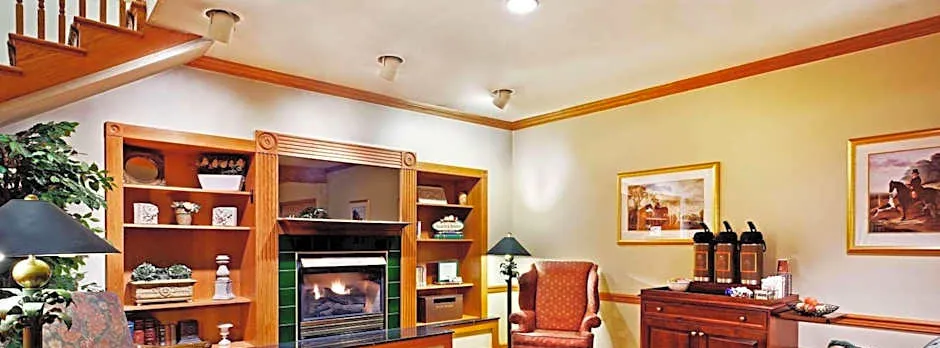Country Inn & Suites by Radisson, York, PA