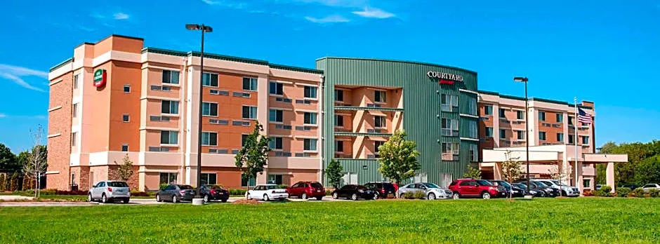 Courtyard by Marriott Milwaukee Airport