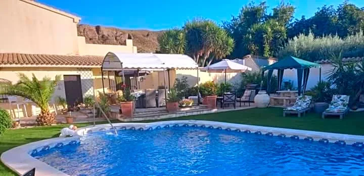 Cortijo Esquina B&B Guesthouse