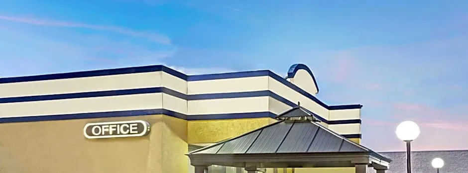 Days Inn by Wyndham Norfolk Military Circle