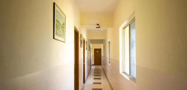 Hotel StayEasy Majestic