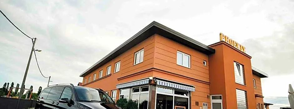 Hotel Phoenix