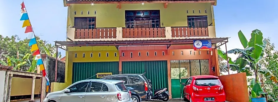 SPOT ON 93007 Guest House Lestari