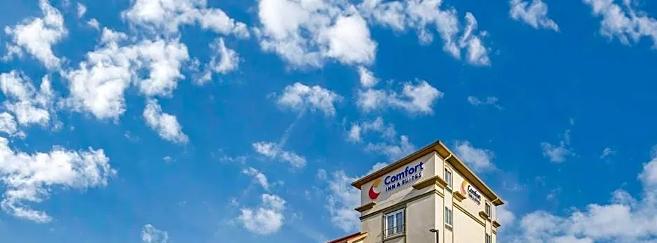 Comfort Inn & Suites Verona at Turning Stone Resort Casino