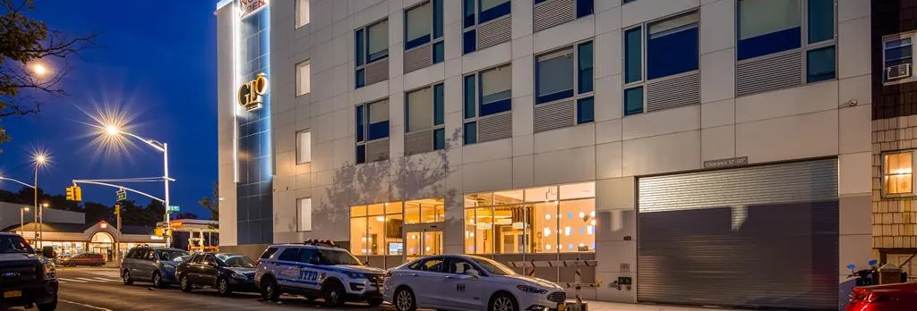 Glō Best Western Brooklyn Nyc
