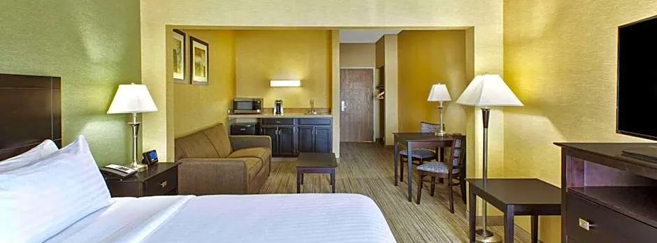 Country Inn & Suites by Radisson, Benton Harbor-St. Joseph, MI