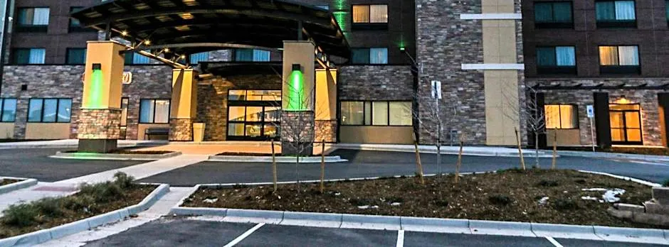 Holiday Inn & Suites Denver Tech Center-Centennial​ by IHG