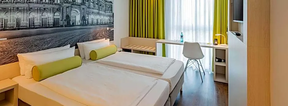 Super 8 by Wyndham Dresden