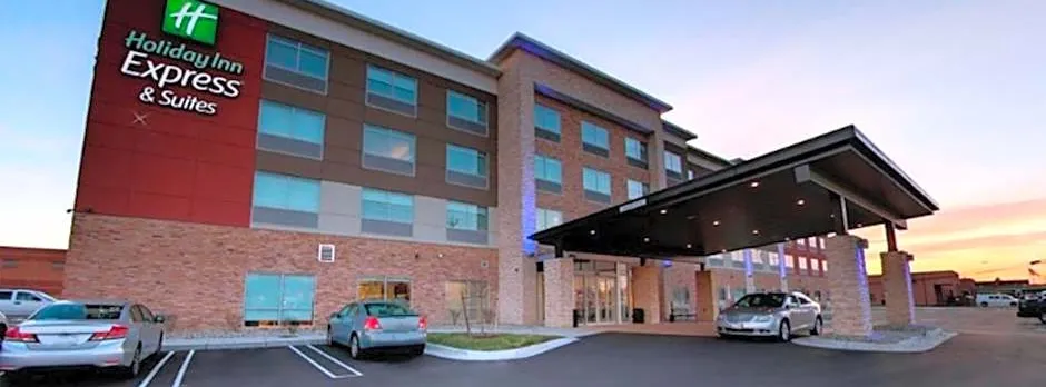 Holiday Inn Express And Suites Detroit North - Roseville By IHG