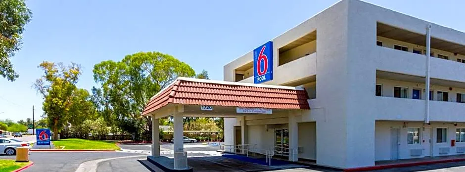 Motel 6 Tempe, AZ – Phoenix Airport – Priest Dr