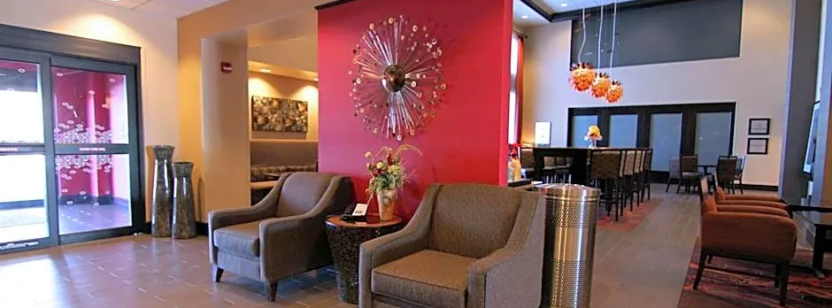 Hampton Inn & Suites Grand Forks