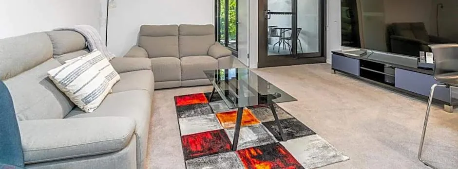 Stylish 1BR Apt in a Prime Central Location