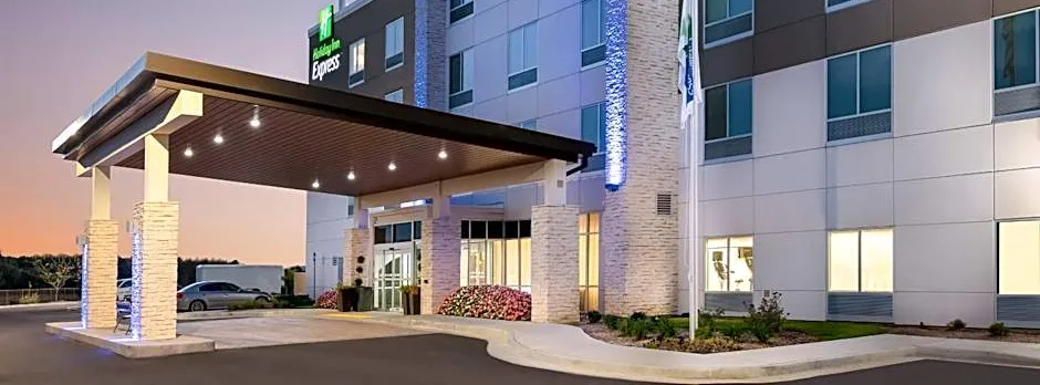 Holiday Inn Express Calhoun South By IHG