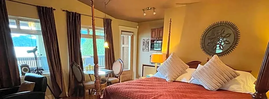 The Tuwanek Bed and Breakfast