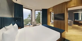 Novotel Mumbai Juhu Beach