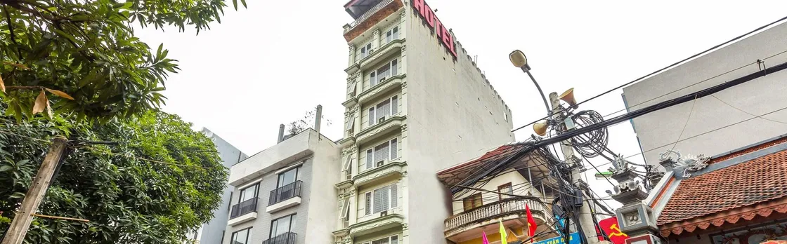 Spot On 693 Hoang Long Hotel