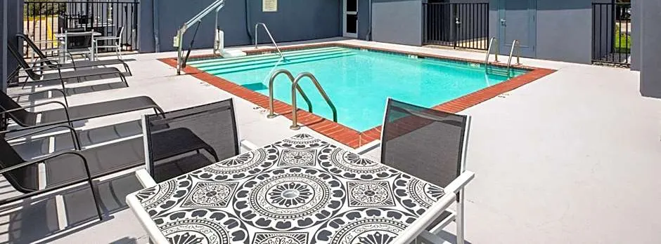 Days Inn by Wyndham Baton Rouge I-10