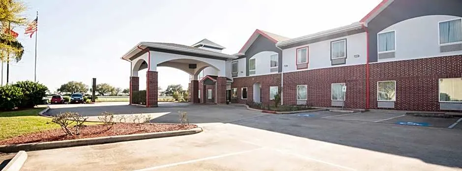 OYO Townhouse Clute Lake Jackson